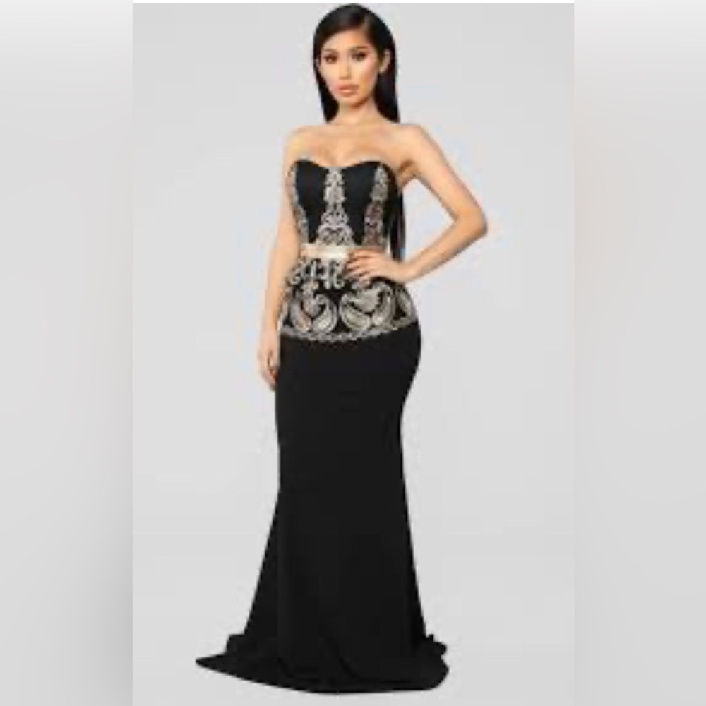 Fashion Nova Strapless Peplum Maxi Where’s my Oscar peplum Dress Size Small